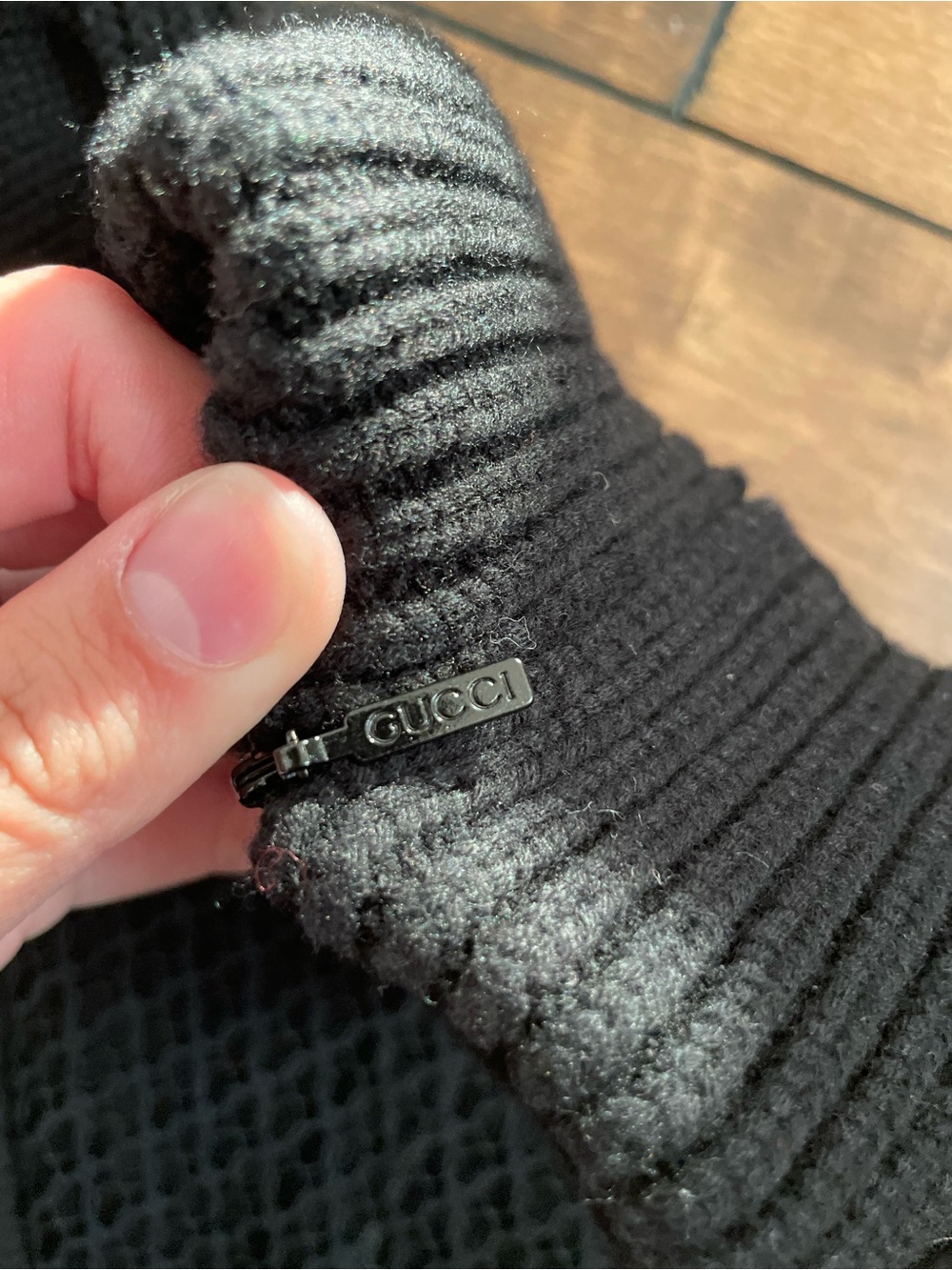 Authentic Gucci Wool Turtleneck Mesh Sweater - Picture 3 of 10